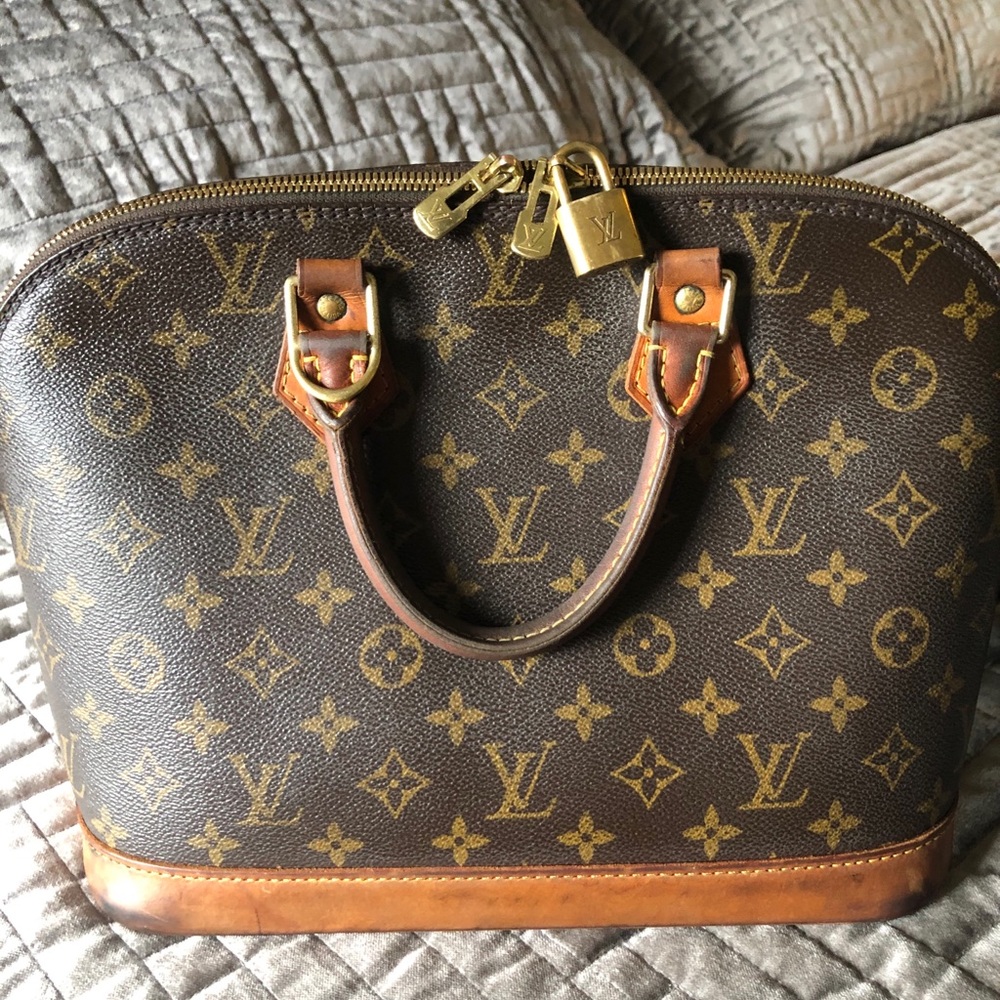 Authentic Louis Vuitton monogram Alma MM